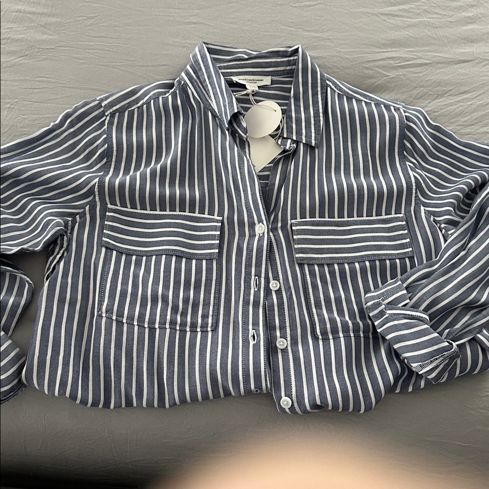 NWT/Beach Lunch Lounge/ Size M button dwn 3 quarter buttoned up sleeve